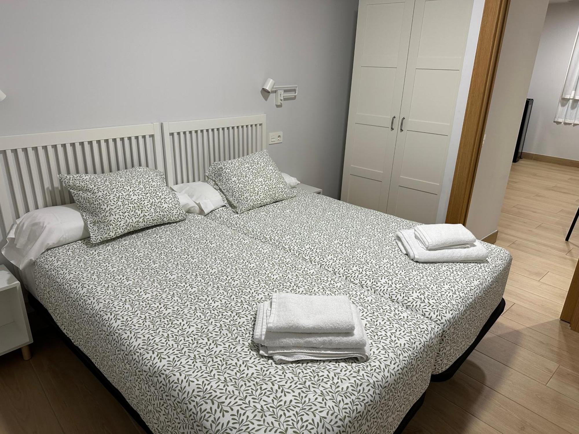 Apartamentos Turisticos Santa Apolonia 62 Aviles Bagian luar foto