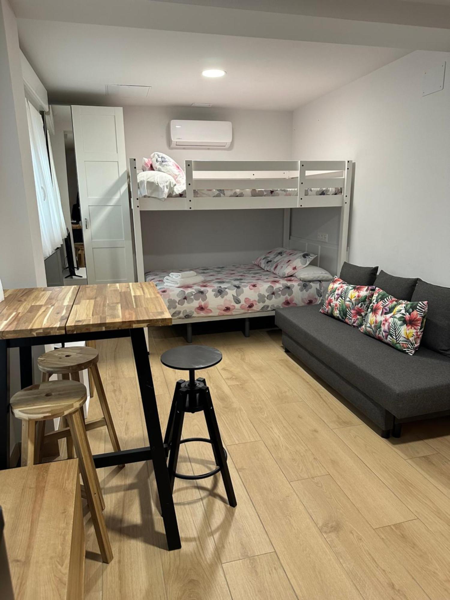 Apartamentos Turisticos Santa Apolonia 62 Aviles Bagian luar foto