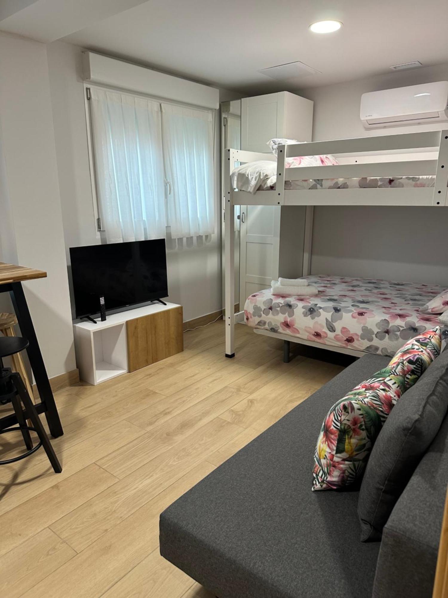 Apartamentos Turisticos Santa Apolonia 62 Aviles Bagian luar foto