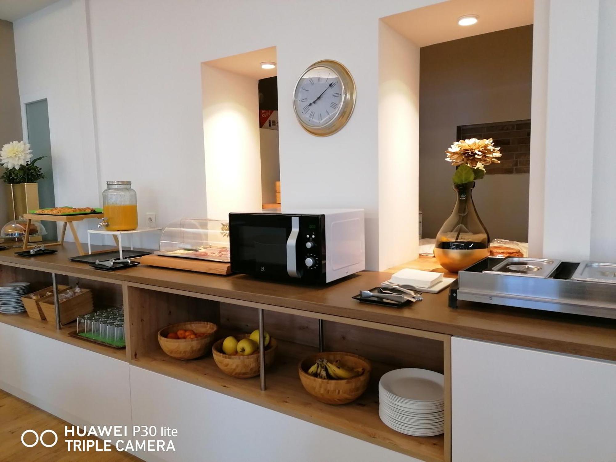 Apartamentos Turisticos Santa Apolonia 62 Aviles Bagian luar foto